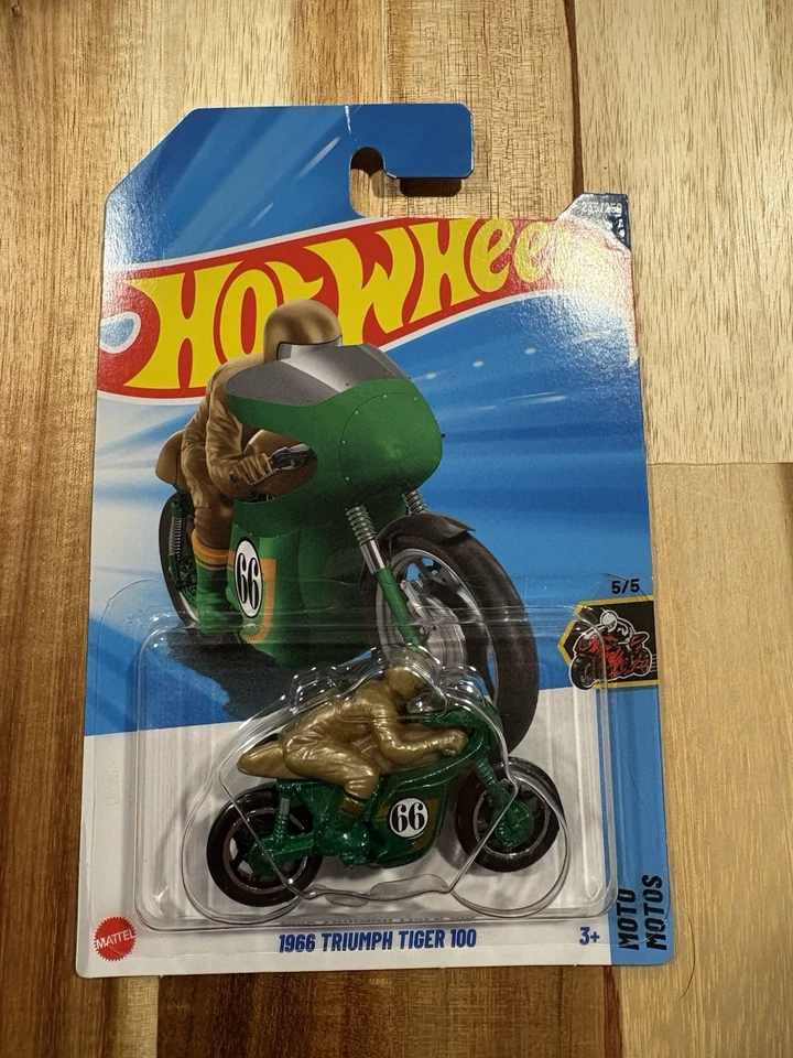 Nuevo Hot Wheels 2025 Case N RTH 1966 Triumph Tiger 100 verde Moto 5/5 Foto 1 de 1
