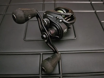 Team Lew's Custom Black TLCBISH LFS Bait cast Reel -10 Bearing 7.5:1 Right Hand - Image 1 of 4