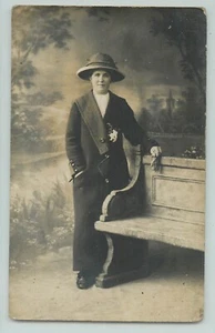 Postkarte Atelierportrait, Dame. RPPC - Bild 1 von 2
