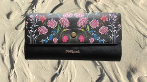 Desigual/cartera/bolso con barandilla - Wallet Bag Flowers billetera giratoria 19SAYPX1 - Imagen 1 de 21