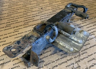 Soporte de suspensión de escape #2 Toyota Land Cruiser FJ40 Foto 1 de 4