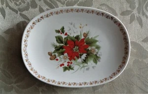Pretty Vintage Sml Oval Christmas Plate *Poinsettia Flower Gold Leaf Trim *Japan - Picture 1 of 5