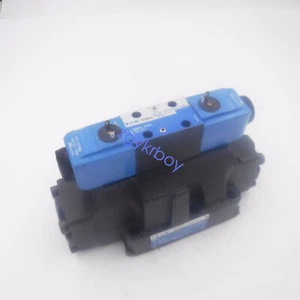 Eaton Vickers Directional Control Valve DG5V-8-H-2C-T-M-U-H-10 SEE DESC - Afbeelding 1 van 1
