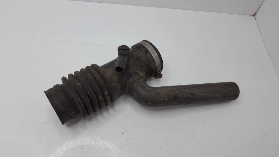 Tubo de manguera de admisión de aire 1995 Subaru Legacy Foto 1 de 3