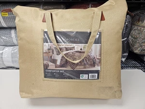 Croscill Julius 4-Piece QUEEN Comforter Set Burgundy - Picture 1 of 10