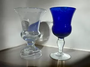 2 schöne kleine Glasvasen in der Farbe blau/transparent Vintage Deko - Bild 1 von 18