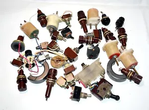 Set Vintage Sowjetischer Verstellwiderstand, Kippschalter, Drucktaster, Sicherungssteckdose - Bild 1 von 4
