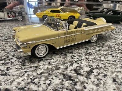 1:18 Road Signature 1957 Mercury Turnpike Indy 500 official pace car - Image 1 of 4
