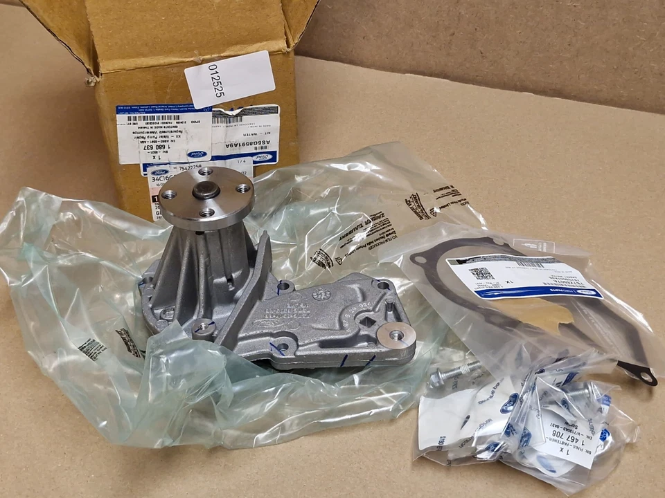 Ford Focus Water Pump 1.4 1.5 2005-2020 With gasket 1680637 Genuine NEW - Image 1 of 4