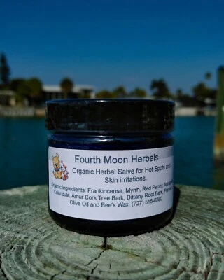 Ungüento herbal orgánico Fourth Moon Herbals para puntos calientes e irritación de la piel Foto 1 de 4