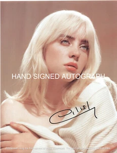 BILLIE EILISH AUTOGRAPHED 8 1/2 X 11 PHOTO / COA - Imagen 1 de 2
