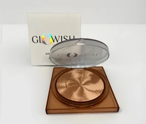 NIB Huda Beauty GLOWISH Soft Radiance Bronzing Powder 01 LIGHT .28oz Full Size - Picture 1 of 2