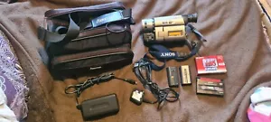 SONY CCD-TRV46E PAL VIDEO HI8 CAMCORDER - Picture 1 of 14