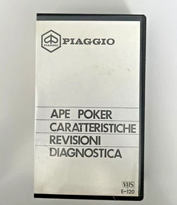 PIAGGIO APE POKER CASSETTA VIDEO VHS MANUALE REVISIONE ORIGINALE PIAGGIO - Foto 1 di 3