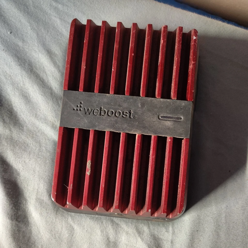 weBoost Drive Reach OTR 手机信号增强器套件适用于卡车/SUV (477154) — 第 1/1 张图片