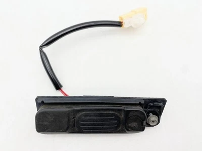 Interruptor de botón de liberación de pestillo de puerta trasera deportiva Mitsubishi Outlander 2011-2024 Foto 1 de 4