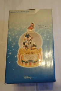 Mickey's Yankee Doodle Dandy musikalische Schneekugel - Bild 1 von 9