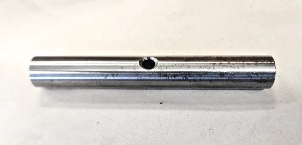 Jaguar XKE E-Type V12 1971 - 1971  Clutch Fork Pivot Pin C33633 - Image 1 of 1