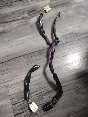 2003-2009 Toyota 4Runner OEM Tail Light Pigtail Connector - Image 1 of 4