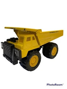 Camión de volteo Remco 1985 pequeño de juguete de 7 pulgadas amarillo con neumáticos Goodyear - Imagen 1 de 6