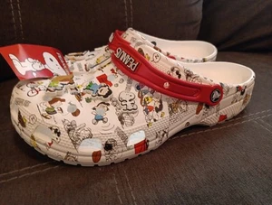 Crocs Unisex-Erwachsene Classic Peanuts Snoopy Clog Damengröße 12 brandneu! - Bild 1 von 8