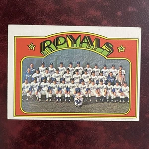 1972 Topps Set KANSAS CITY ROYALS TEAM PHOTO CARD semi high #617 - EX++ - Picture 1 of 2