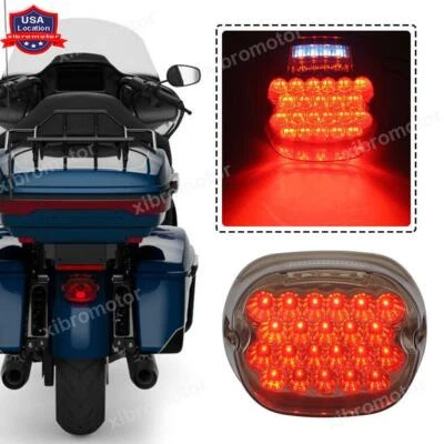 Luz trasera LED freno humo para Harley Touring Dyna Glide Softail Sportster Foto 1 de 4