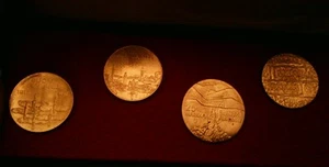 Lotto Monete Commemorative Suomi Finlandia 25 e 10 Markkaa 1967 - 1978 Scelta AU - Foto 1 di 12