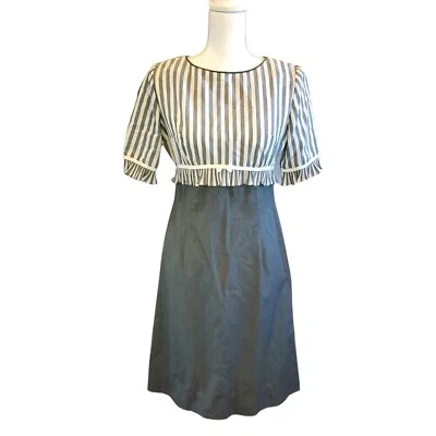 Vestido de día lápiz vintage años 60 gris con volantes hasta la rodilla a rayas talla pequeña Foto 1 de 4