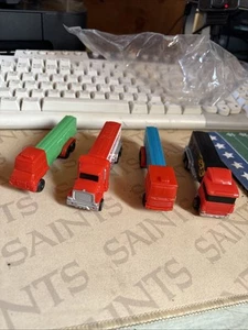 Set 4 Dispenser Pez Camion - Foto 1 di 5