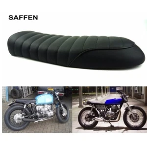 + SELLA MOTO CAFE RACER SCRAMBLER CUSTOM BIKE NERO ECOPELLE SEDILE UNIVERSALE - Picture 1 of 7