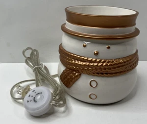 Yankee Candle - Electric Snowman Tart/Wax Burner/Warmer with 3/6/9 Hour Timer - Picture 1 of 7