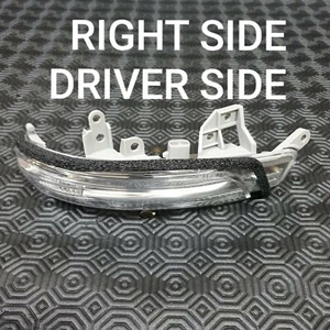 TOYOTA PRIUS PLUS INDICATORE SEGNALE DI SVOLTA LAMPADA LED RIPETITORE DESTRO 81730-30140 - Foto 1 di 3