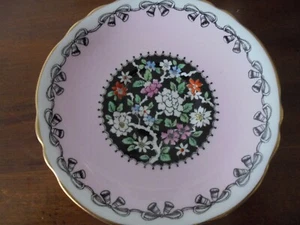 PARAGON PORZELLAN UNTERTASSE ROSA & FLORAL QUEEN MARY Vintage - Bild 1 von 3