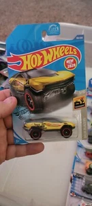 2020 Hot Wheels #102 Baja Blazers 3/10 GEOTERRA Yellow Variant w/Black Baja5 Sp - Picture 1 of 3