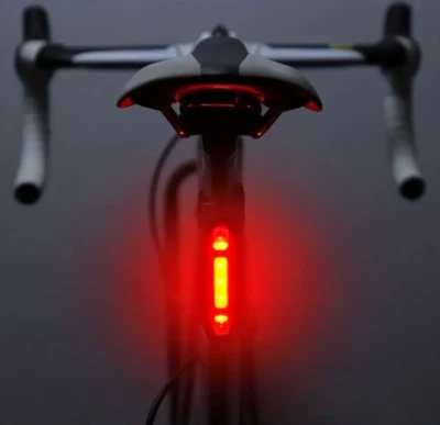 Juego de 2 luces USB. Luz roja/blanca 4 funciones, caminar, montar, trotar, correa LED de seguridad. Foto 1 de 4