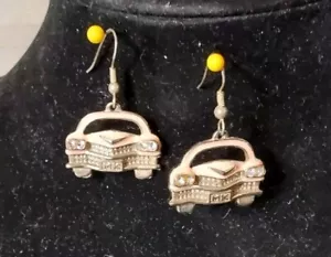 Orecchini pendenti Michael Kors rosa Cadillac auto strass luci unici rari 1'' - Foto 1 di 3