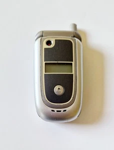 Motorola V235 Classic (Virgin Mobile) Retro Flip Phone In Good Condition - Picture 1 of 10