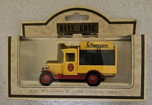 Lledo n. 26000 - Modello di furgone bottiglia Chevrolet 1934 - SCHWEPPES. - Foto 1 di 1