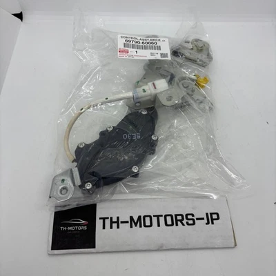 TOYOTA Genuine OEM LAND CRUISER FZJ80 Back Door Lock Control Assy 69790-60060 - Изображение 1 из 4