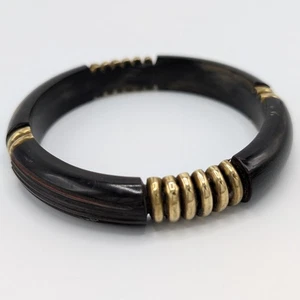 Brazalete brazalete vintage tallado con detalles de latón de aproximadamente 2,4 pulgadas de diámetro - Imagen 1 de 16