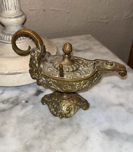 Lampe à pétrole vintage ou ancienne style génie 3" Aladdin’s lampe visage lion - Photo 1/15