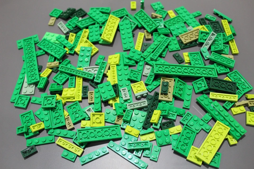 LEGO 200 Platten Plates einreihig zweireihig grün dunkelgrün hellgrün #3957 - Bild 1 von 1