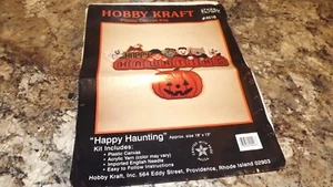 Kit de lona de plástico Hobby Kraft letrero Happy Haunting 19x13 instrucciones - Imagen 1 de 3