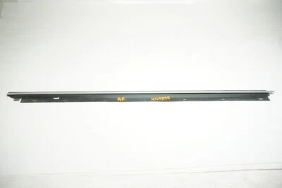 Audi RS6 2003 moldura de ventana exterior de aluminio mate - delantera derecha 4B0853284Q Foto 1 de 4