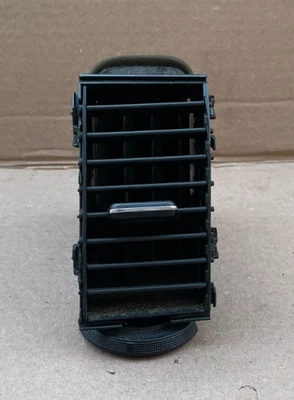 2004-2009 TOYOTA PRIUS FRONT RIGHT PASSENGER SIDE A/C VENT 55063-47010 OEM - Image 1 of 4