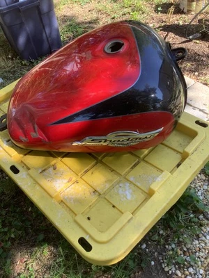 Honda Shadow VT1100 VT1100C VT1100C2 1995 y 1996 tanque de combustible gasolina - abollado Foto 1 de 4