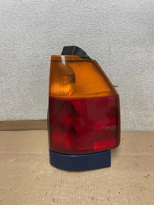 Luz trasera lateral derecha GMC Envoy 2002-2009 pasajero OEM U2922 DW Foto 1 de 4