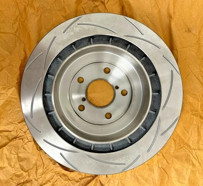 *VENTA DEVUELTA* DBA (DBA653S) Rotor trasero ranurado serie calle Foto 1 de 4