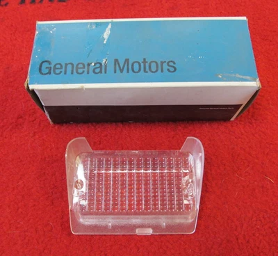 Oldsmobile Delta 88 98 1969 NOS GM lente de luz de estacionamiento izquierda para conductores delanteros 5960903 Foto 1 de 4